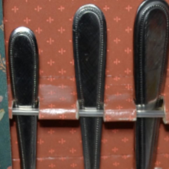 Rogers Regency Flatware Service For 8 New In Box Never Used - Picture 5 of 7